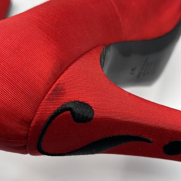 Moschino Red Fabric Question Mark Pumps Vintage - Picture 12 of 15